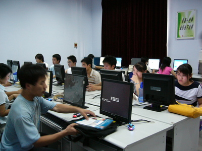 实训铸就未来 软件学院05级学生第二学期3周实训全面启动